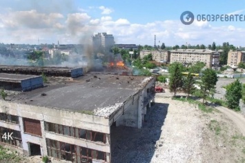 В Киеве возле моста произошел крупный пожар (фото, видео)