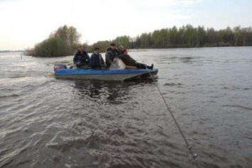 Рыбу ловить можно. А вот «моторки» пока запрещены