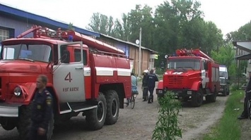 В Луганске горел заброшенный склад (ФОТО)