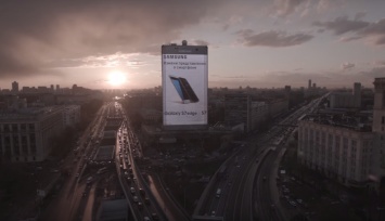 В Москве появился 80-метровый Samsung Galaxy S7 edge