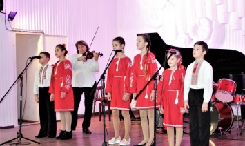 В Каменском прошел фестиваль украинской песни