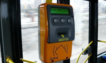 В Киеве можно будет оплачивать проезд карточками и билетами с QR-кодом уже в декабре