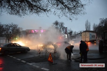 В центре Николаева вновь прорвало отопление - популярный ночной клуб утонул в клубах пара