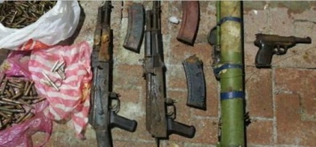 За хранение автоматов, пистолетов, гранат, гранатомета и боеприпасов задержаны трое ростовчан