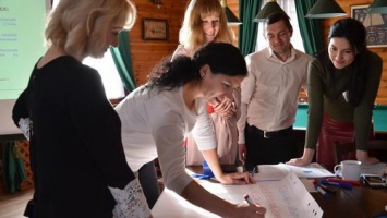 Начальники ЦОК ДТЭК Днепровские электросети изучают природу эмоций, чтобы лучше понимать своих клиентов