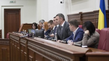 Кличко убедил депутатов поддержать разрыв договора с застройщиком на Осокорках