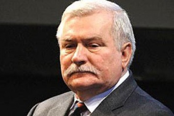 В Польше суд бязал Валенсу принести извинения Качиньскому