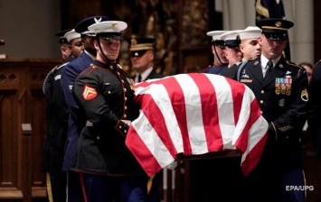 Джорджа Буша-старшего похоронили в Техасе