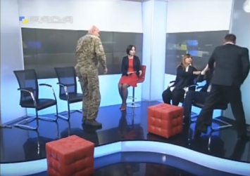 Очередная драка депутатов Рады случилась в прямом эфире