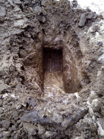 В Первомайске во время ремонта прорыва водопровода под асфальтом нашли брусчатку