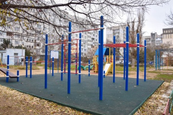 Восемь гимнастических площадок установлены во дворах Евпатории