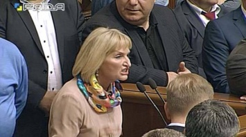 Порошенко и его представитель запутались в рейтингах ВСУ