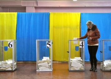 Военное положение в Украине: нардеп прояснил судьбу местных выборов