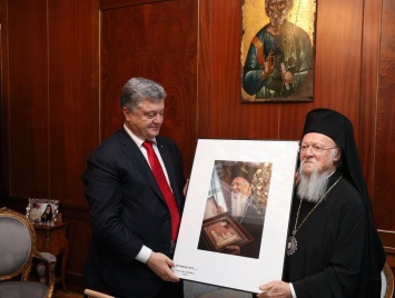 Порошенко избавил Украину от гэбистского ига, вернув Украине свою церковь - политолог