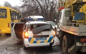Во Львове полицейские пострадали в тройном ДТП