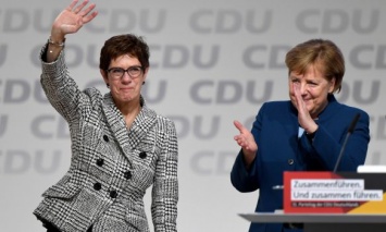 Аннегрет Крамп-Карренбауэр сменила Ангелу Меркель на посту главы ХДС