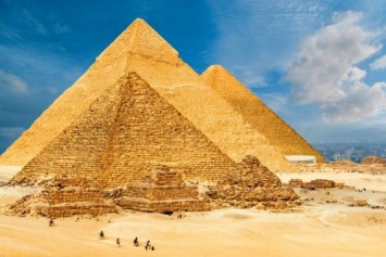 «Машина для производства энергии»: Исследователи попробовали разгадать настоящее предназначение пирамид Гизы