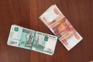 Украинец пытался пронести через границу миллион рублей под стельками