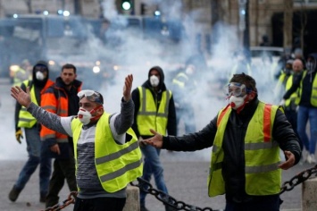 В Украине отреагировали на флаг "ДНР" в эпицентре французских протестов: Кремль грязными методами разрушает европейскую стабильность