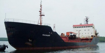 Моряки арестованного в Корее российского судна остались без еды и тепла