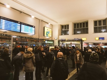 Вслед за французами забастовали немцы - в Германии остановились поезда