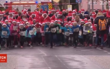 В Германии забег Санта-Клаусов сняли на видео