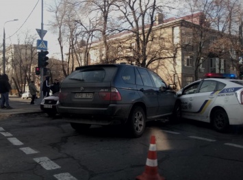В Запорожье полицейское авто попало в ДТП (Фото)