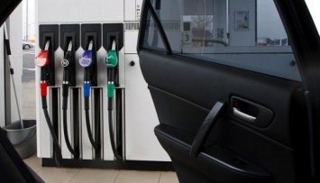 Цены на бензин продолжают снижаться