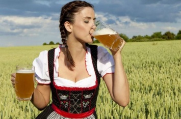 Стало известно, как пиво влияет на интимную жизнь
