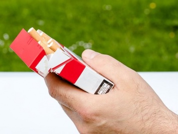 Запрет на выкладку сигарет на витринах в ЕС не сработал - СМИ
