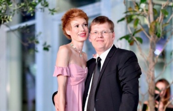 Новая возлюбленная похудевшего Павла Розенко показала совместное фото в метро