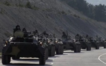 Россия вывозит из Крыма военную технику: появилось видео