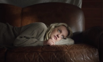 Шестикратная номинантка "Грэмми-2019" Брэнди Карлайл выпустила клип с Элизабет Мосс в главной роли