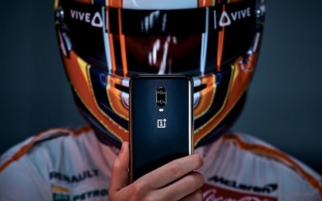 Смартфон OnePlus 6T McLaren Edition получил гоночный окрас и 10 ГБ ОЗУ