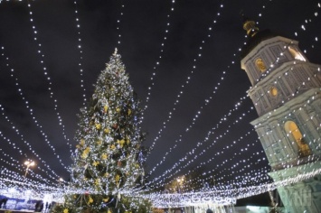 Киев «украсили» к Новому году, люди пришли в ужас: «Господи, какой трэш»