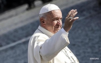 Папа Римский уволил двух советников из-за сексуального скандала