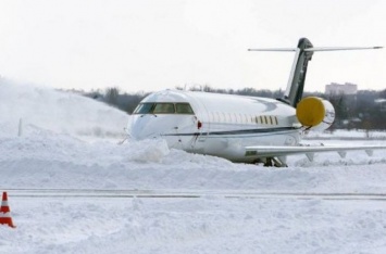 Снег в аэропортах Киева стал причиной задержки и отмены рейсов