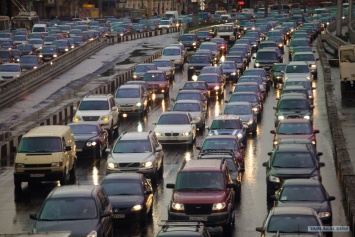 Снегопад сковал Киев, фото апокалипсиса: «Пробки и аварии на пике, въезд закрыт»