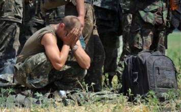 Украинцы массово убегают из армии: "страна теряет миллионы, подробности скандала"