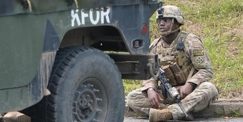 НАТО направило войска в Косово накануне голосования о создании своей армии