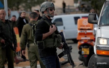 В Израиле палестинец застрелил двух военных