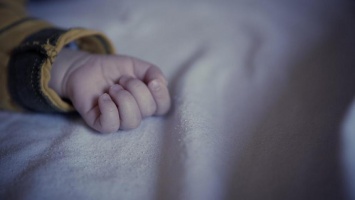 Многодетная мать задушила новорожденного сына