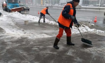 Снегопад в Киеве: КГГА уверяет, что ситуация на дорогах в порядке