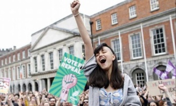 В Ирландии парламент легализовал аборты