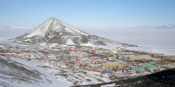 На антарктической станции Мак-Мердо загадочно погибли два человека