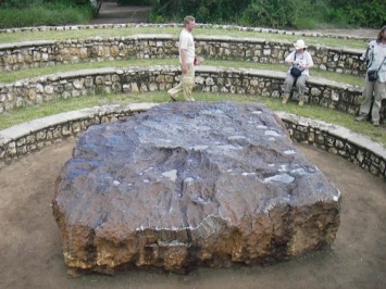Житель Ростова продает кусок метеорита за 76 тысяч рублей