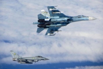 Самолет Су-27 разбился при заходе на посадку, летчик погиб - Генштаб ВС Украины