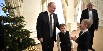 Путин встретился мальчиком, который мечтает увидеть Санкт-Петербург с высоты птичьего полета