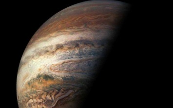 Это потрясающе: NASA показало новое зрелищное видео с Юпитера