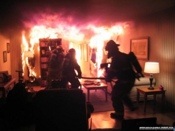 Хозяин квартиры устроил пожар на Университетской